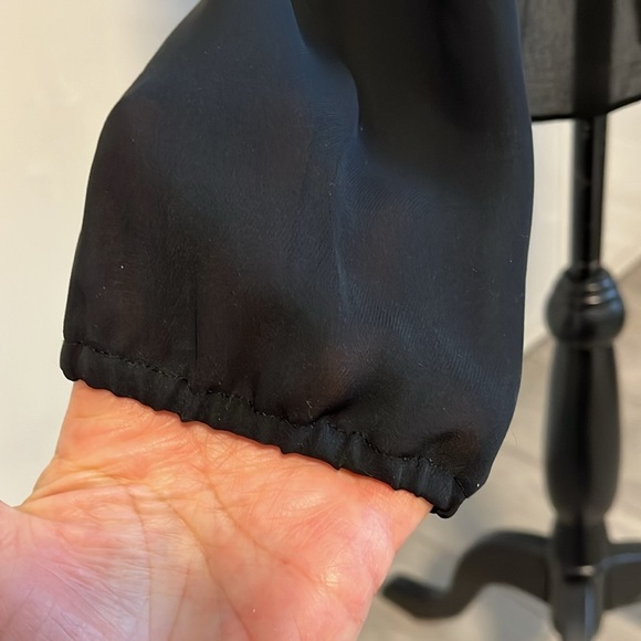 MICHAEL KORS Long Sleeve Blouse Cold Shoulder, Size M - Picture 5 of 7